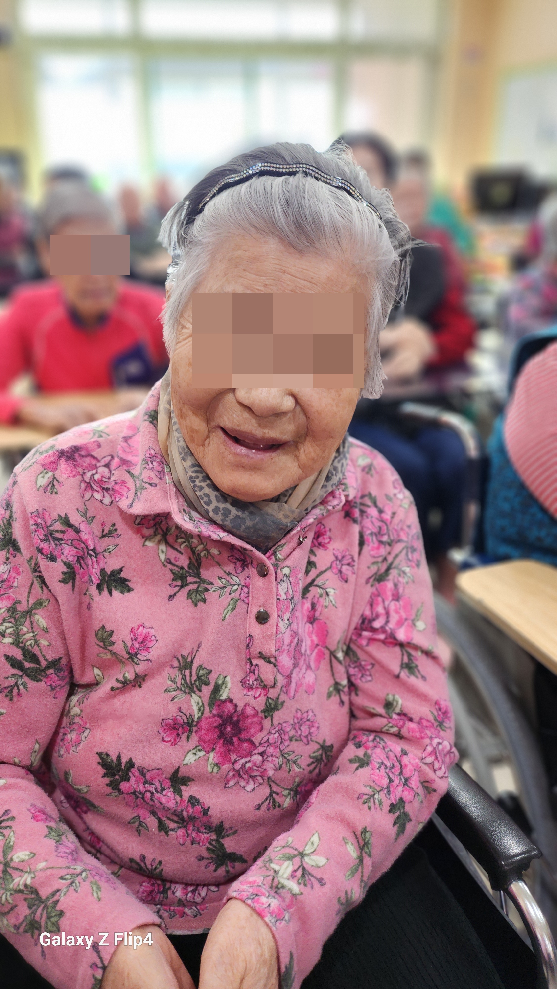 김주임 어르신 환히 웃으시는 모습.jpg