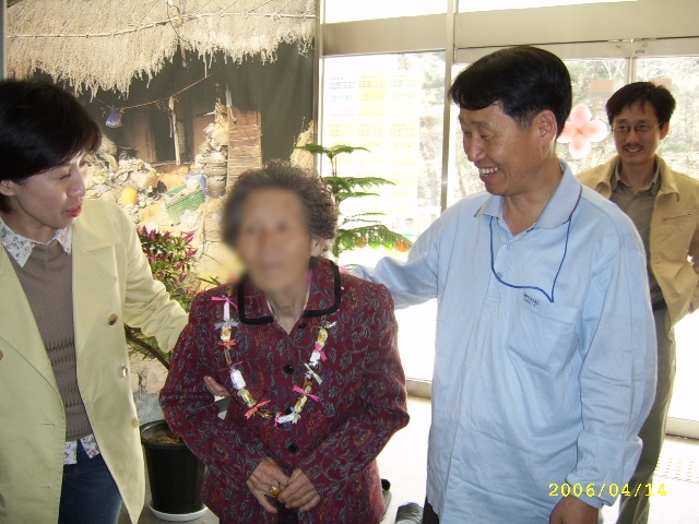 이분수어르신입주사진_001.jpg