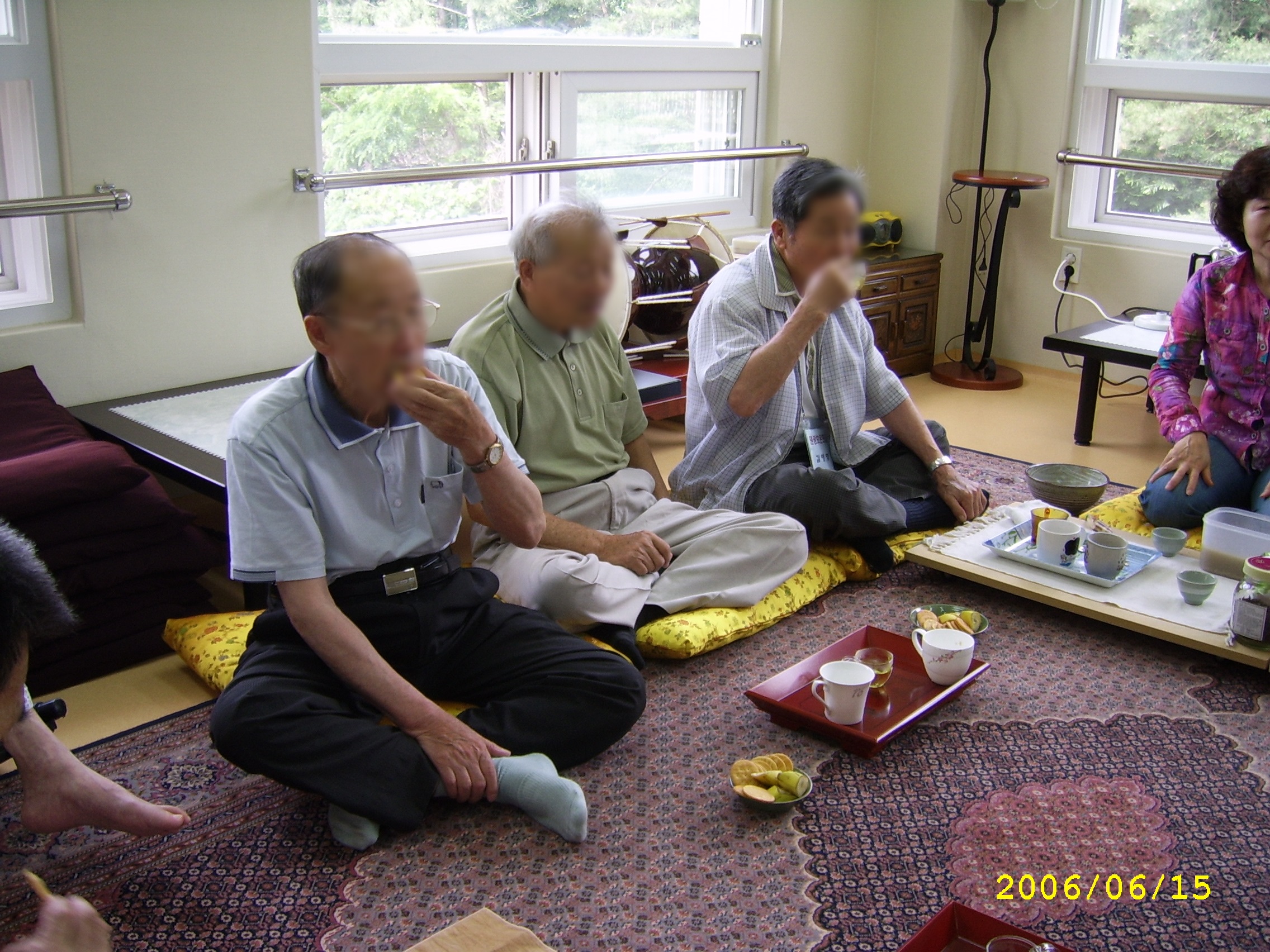 봉사원실습,6월생신,봉사(오천중고,다도,수지침),입주자간담회_024 (2).jpg