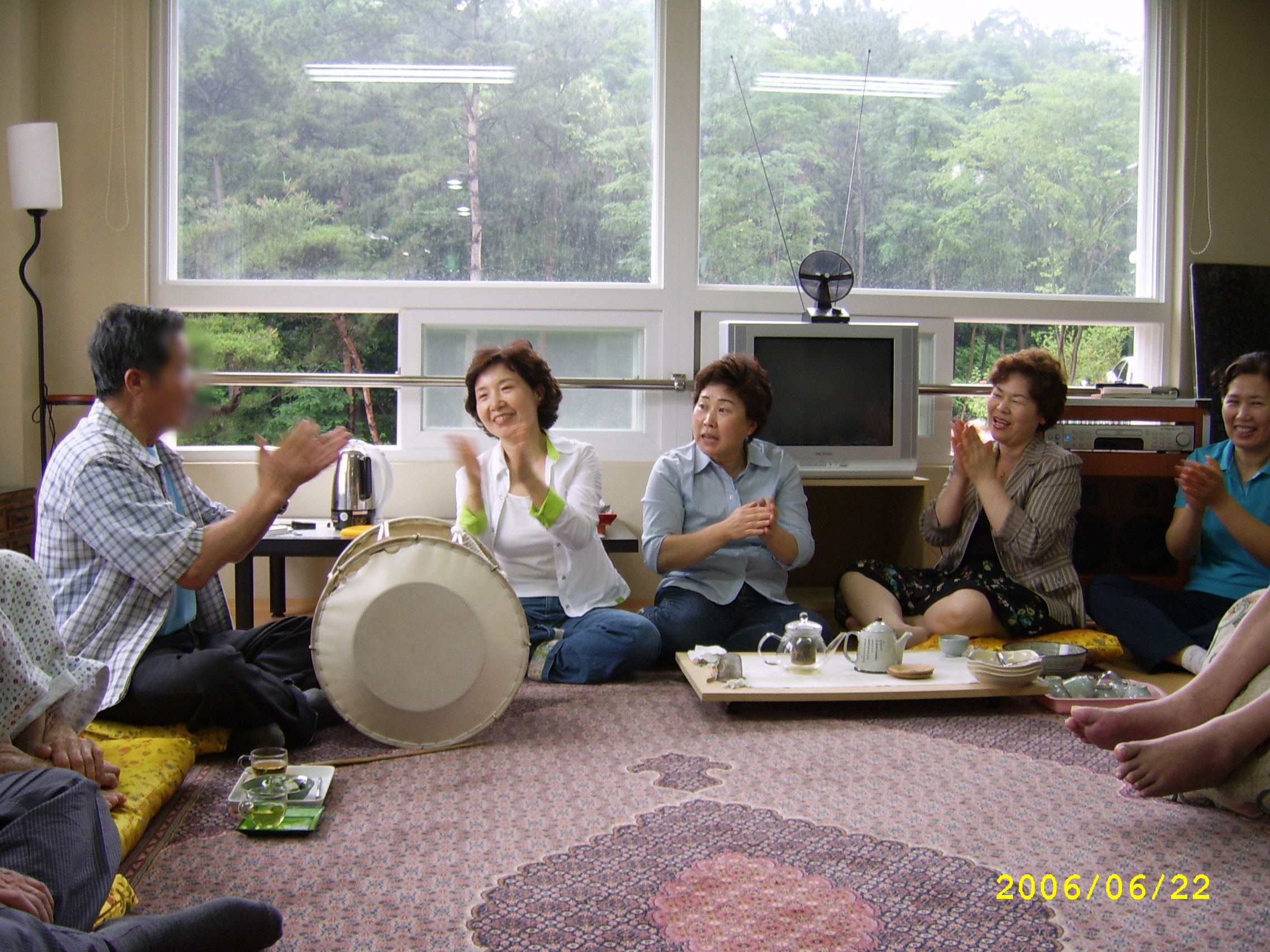 봉사원실습,6월생신,봉사(오천중고,다도,수지침),입주자간담회_061 (2).jpg